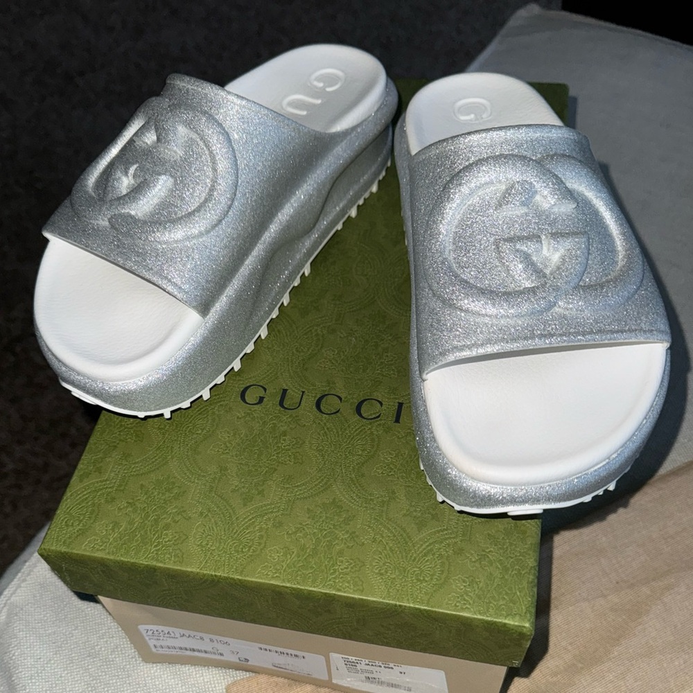 Gucci Women’s Size 7 Silver interlocking G Platform Sandals BRAND NEW
